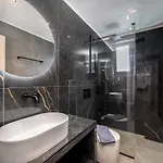 Nemesis Luxury Apartamento