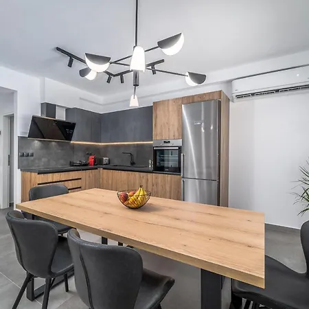 Nemesis Luxury Lejlighed Apolpaina